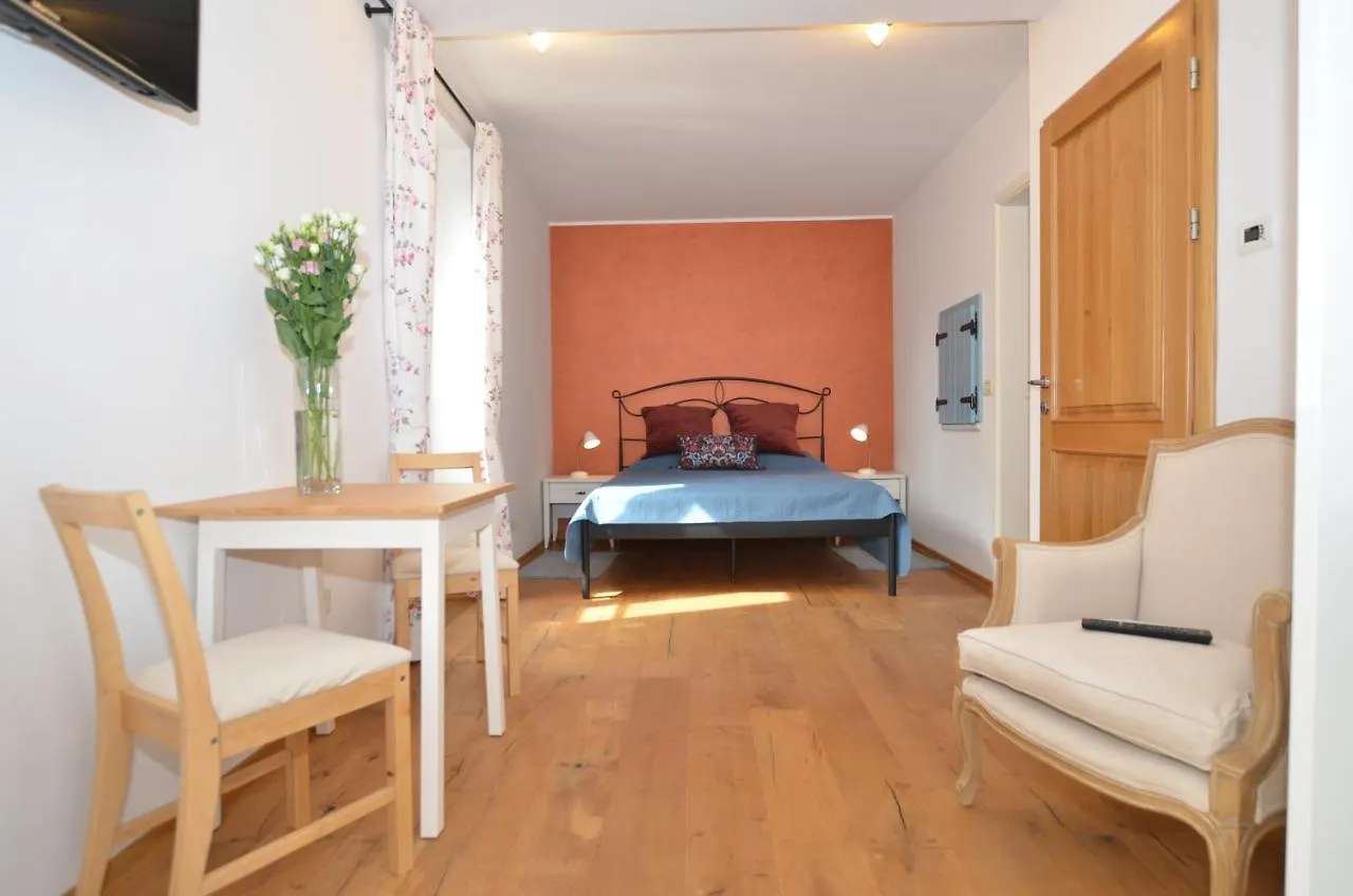 Gostinjska kuća Casa Degli Artisti Croatia